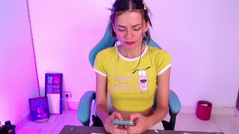 Snapshot of callmebluee chatting on 06-06-26, 06:56 callmebluee online show from 06-06-26, 06:56
