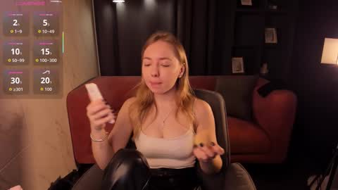 Snapshot of callmenora chatting on 11-13-25, 06:01 Nora online show from 11-13-25, 06:01