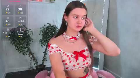Snapshot of calm_sign chatting on 06-26-26, 12:37 Renesmy online show from 06-26-26, 12:37