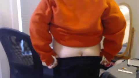 Snapshot of cals9x chatting on 11-02-25, 02:19 camzxoxox online show from 11-02-25, 02:19