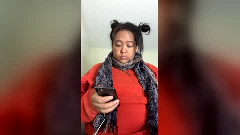 Snapshot of cals9x chatting on 12-21-25, 10:33 camzxoxox online show from 12-21-25, 10:33