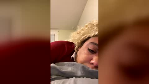 Snapshot of cals9x chatting on 12-22-25, 01:35 camzxoxox online show from 12-22-25, 01:35