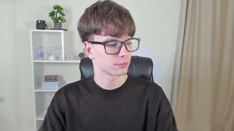 Snapshot of calvin_loves_you chatting on 12-03-24, 07:11 Hey I am Calvin online show from 12-03-24, 07:11