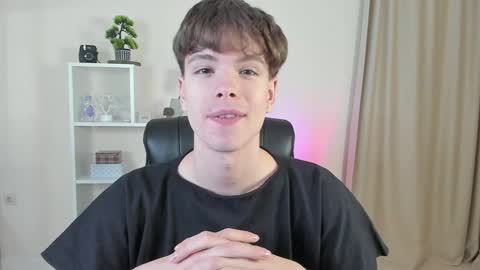 Snapshot of calvin_loves_you chatting on 12-04-24, 07:12 Hey I am Calvin online show from 12-04-24, 07:12