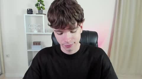 Snapshot of calvin_loves_you chatting on 12-07-24, 07:10 Hey I am Calvin online show from 12-07-24, 07:10