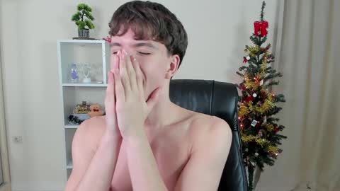 Snapshot of calvin_loves_you chatting on 01-03-25, 10:08 Hey I am Calvin online show from 01-03-25, 10:08