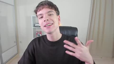 Snapshot of calvin_loves_you chatting on 01-25-25, 07:07 Hey I am Calvin online show from 01-25-25, 07:07