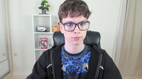 Snapshot of calvin_loves_you chatting on 01-28-25, 07:10 Hey I am Calvin online show from 01-28-25, 07:10