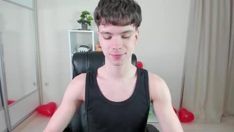 Snapshot of calvin_loves_you chatting on 02-14-25, 07:23 Hey I am Calvin online show from 02-14-25, 07:23