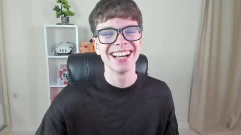 Snapshot of calvin_loves_you chatting on 03-05-25, 07:06 Hey I am Calvin online show from 03-05-25, 07:06