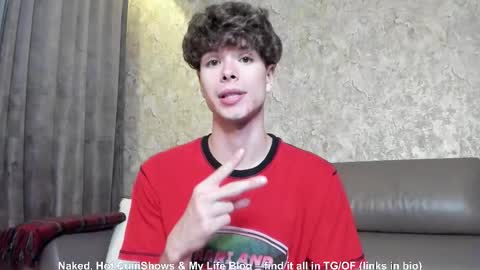 Snapshot of calvin_loves_you chatting on 09-16-25, 06:20 Hey I am Calvin online show from 09-16-25, 06:20