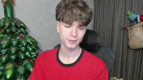 Snapshot of calvin_loves_you chatting on 01-06-26, 05:38 Hey I am Calvin online show from 01-06-26, 05:38