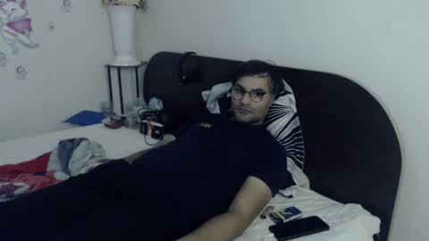 Snapshot of calvinjohnlad chatting on 11-24-25, 06:29 Calvinjohnlad online show from 11-24-25, 06:29