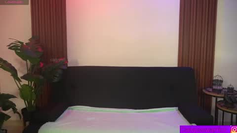 Calypso and Kayla online show from 05-01-26, 01:10
