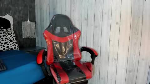           online show from 10-24-25, 04:42