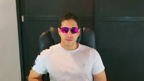 Snapshot of camara110 chatting on 01-26-25, 09:51 camara110 online show from 01-26-25, 09:51