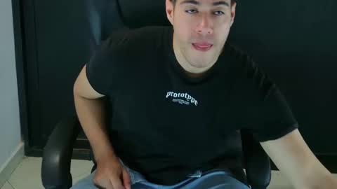 Snapshot of camara110 chatting on 01-29-25, 03:33 camara110 online show from 01-29-25, 03:33