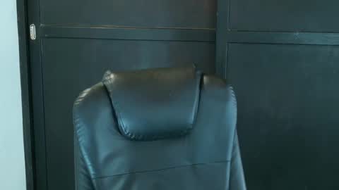 Snapshot of camara110 chatting on 02-11-25, 12:28 camara110 online show from 02-11-25, 12:28