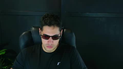 Snapshot of camara110 chatting on 03-04-25, 07:11 camara110 online show from 03-04-25, 07:11