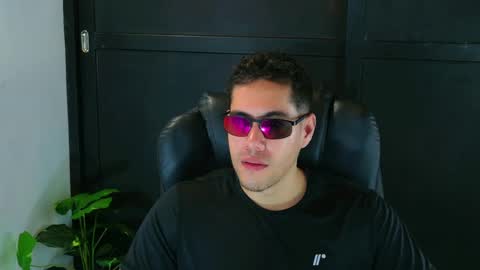 Snapshot of camara110 chatting on 03-05-25, 03:18 camara110 online show from 03-05-25, 03:18