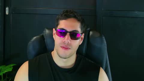 Snapshot of camara110 chatting on 03-06-25, 03:13 camara110 online show from 03-06-25, 03:13