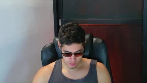 Snapshot of camara110 chatting on 09-16-25, 11:17 camara110 online show from 09-16-25, 11:17