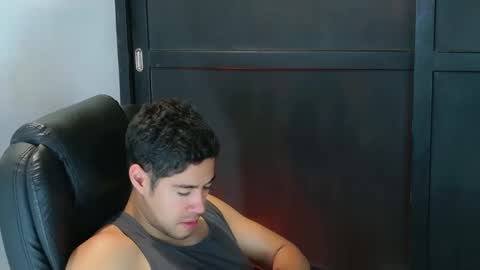 Snapshot of camara110 chatting on 10-02-25, 02:46 camara110 online show from 10-02-25, 02:46
