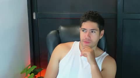 Snapshot of camara110 chatting on 10-04-25, 02:59 camara110 online show from 10-04-25, 02:59