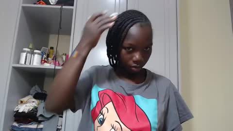 Snapshot of camclit chatting on 03-10-25, 05:43 Princess online show from 03-10-25, 05:43