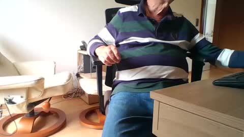 camcologne online show from 09-26-25, 09:35