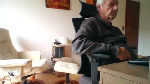 camcologne online show from 12-03-25, 10:24