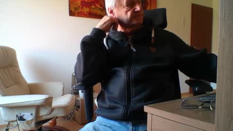 camcologne online show from 03-18-26, 09:12