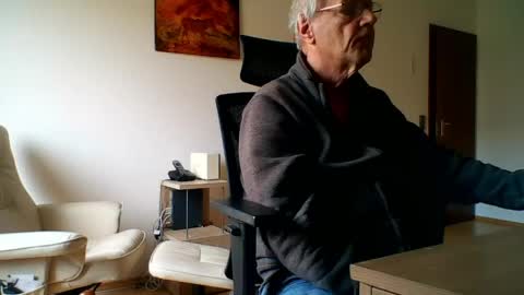 camcologne online show from 04-24-26, 08:50