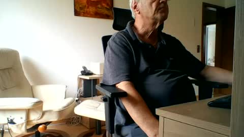 camcologne online show from 06-15-26, 09:22