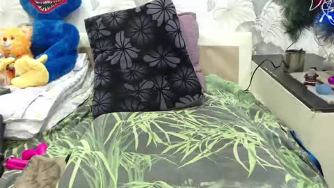 CamDiva1 online show from 02-14-25, 06:40