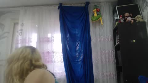 CamDiva1 online show from 10-05-25, 11:52