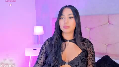 Snapshot of cameliaa_smiith chatting on 05-15-26, 04:19 Camelia Smith online show from 05-15-26, 04:19
