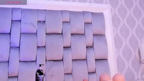 Snapshot of cameron69_ chatting on 12-19-24, 04:46 Cameron online show from 12-19-24, 04:46