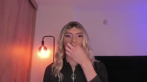 Snapshot of cameron_lyra chatting on 04-17-26, 02:25 Cameron online show from 04-17-26, 02:25
