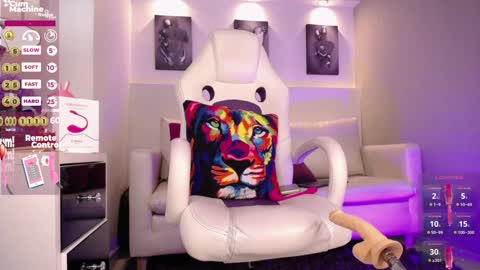 Snapshot of cameron_venus chatting on 01-11-25, 01:32 Venus online show from 01-11-25, 01:32