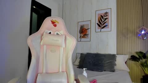 Cameron  online show from 09-17-25, 08:10