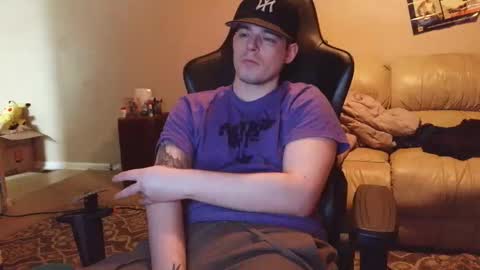 Snapshot of camerondt chatting on 03-07-26, 02:41 camerondt online show from 03-07-26, 02:41