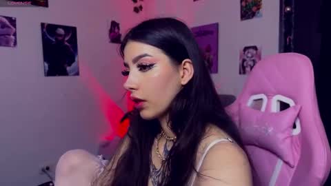 Snapshot of cami_mila99 chatting on 01-06-26, 12:25 CAMI online show from 01-06-26, 12:25