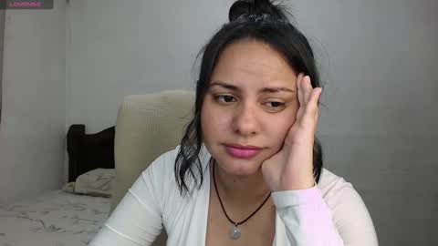 Snapshot of cami_valbuena chatting on 09-26-25, 09:08 Camila Valbuena online show from 09-26-25, 09:08