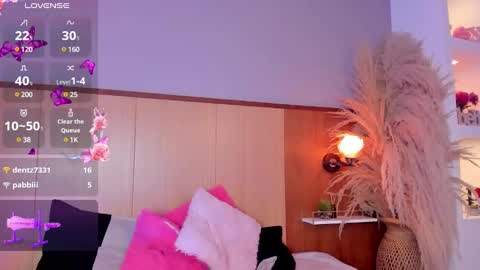 Snapshot of camiestrada chatting on 02-07-25, 11:55 camiestrada online show from 02-07-25, 11:55
