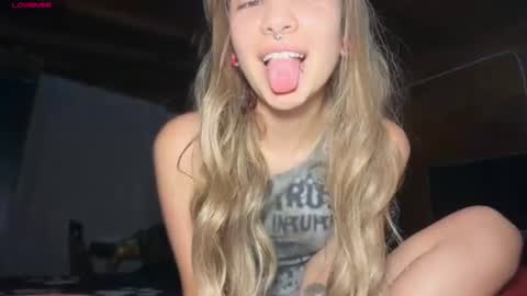 camii19y online show from 06-11-26, 12:32