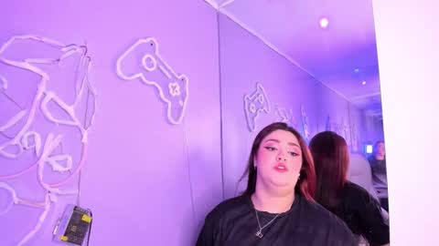 Camila Osorio online show from 11-17-25, 05:08