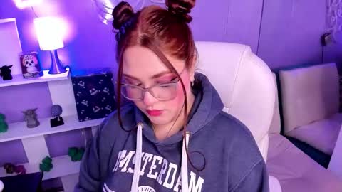 Camila Osorio online show from 12-18-25, 08:04