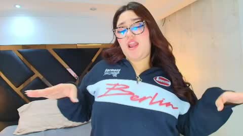 Camila Osorio online show from 04-28-26, 02:27