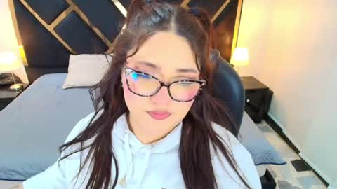 Camila Osorio online show from 04-30-26, 07:20